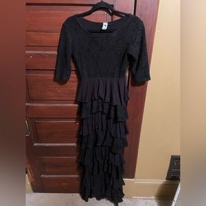 Dainty Jewell’s black Dress